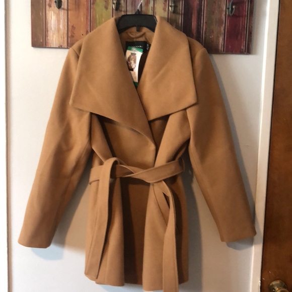 Ladies' Wrap Coat Tahari nwt - Picture 7 of 12